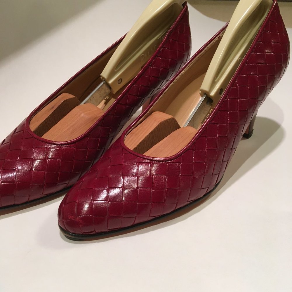 BOTTEGA VENETA Intrecciato Leather Weave Wine Burgundy Heels Pumps – Size 6.5